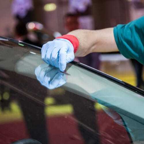 IS YOUR WINDSHIELD CRACKED?